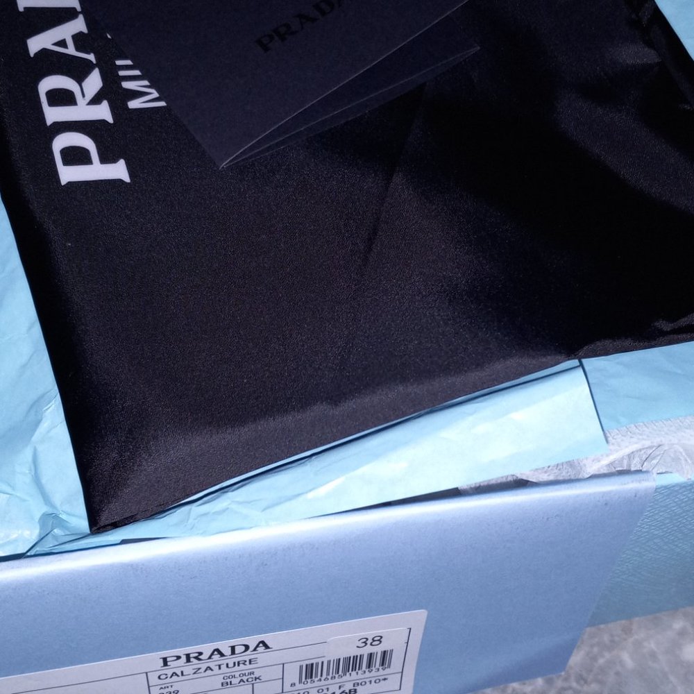 Shoes - Picture 2 of 4